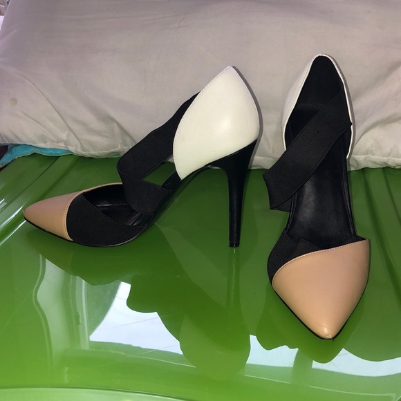 Straped heels - Picture 2 of 10